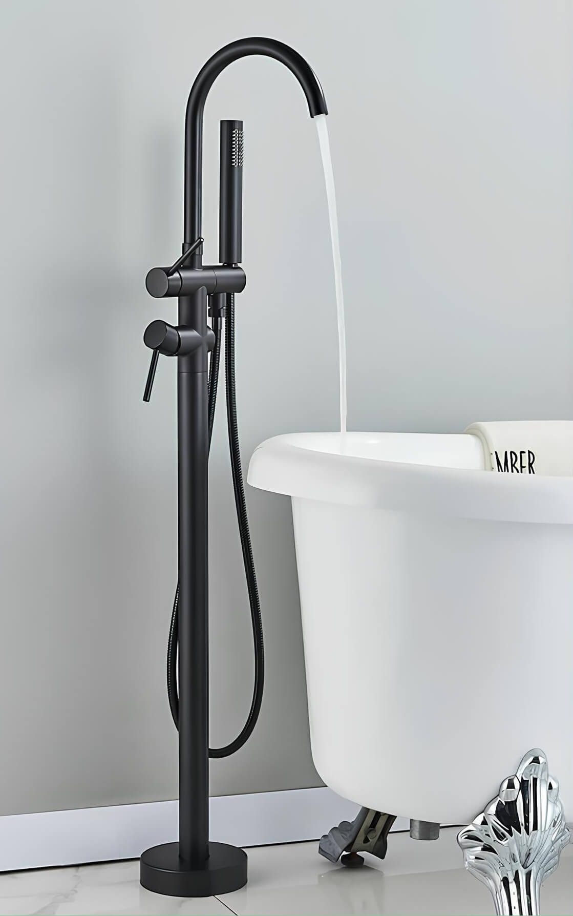 Colonne de baignoire sur pied design contemporain L'art du robinet