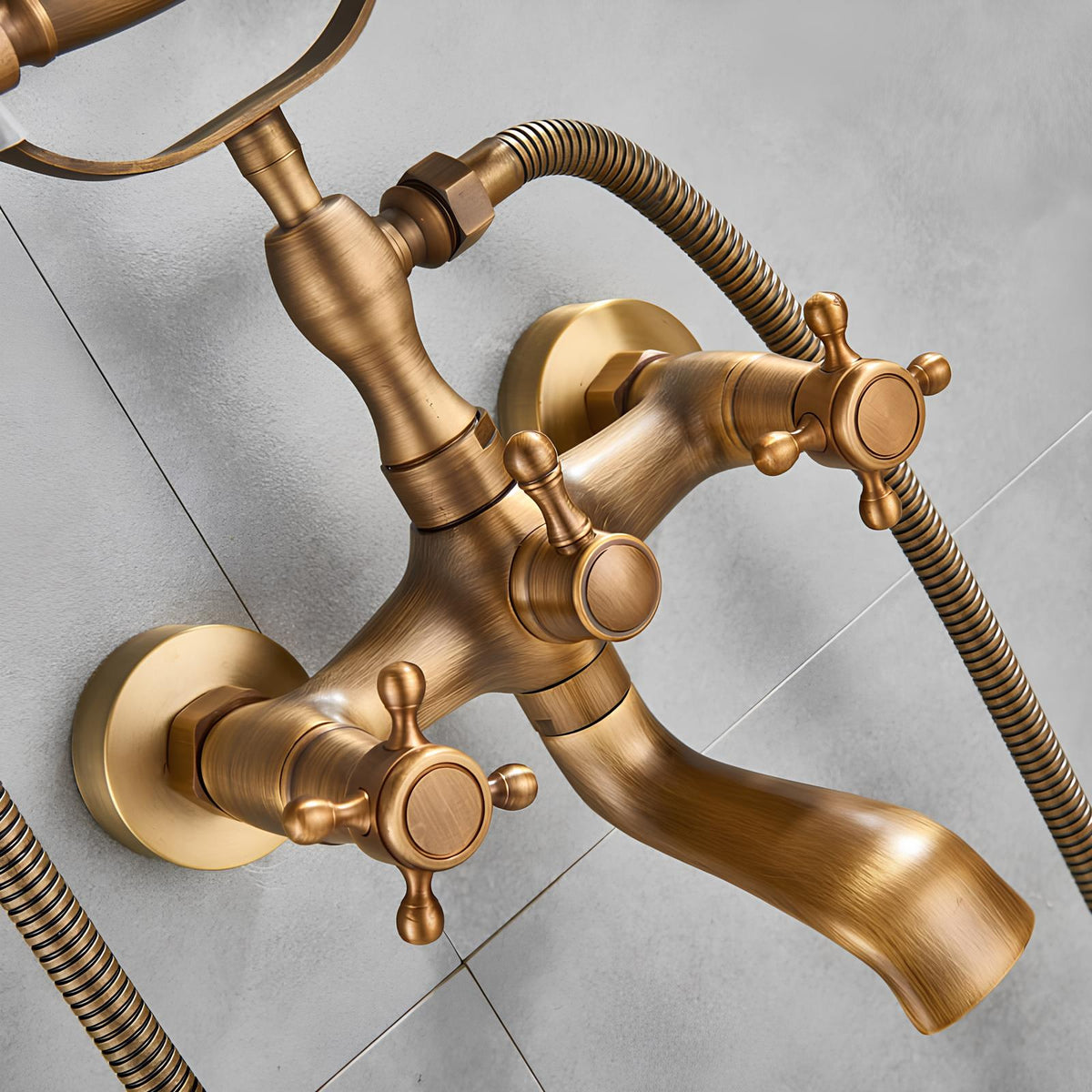 Robinet baignoire mural classique bronze vieilli