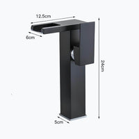 Robinet mitigeur cascade à LED autonome