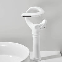 Robinet cascade vasque monotrou contemporain L'art du robinet