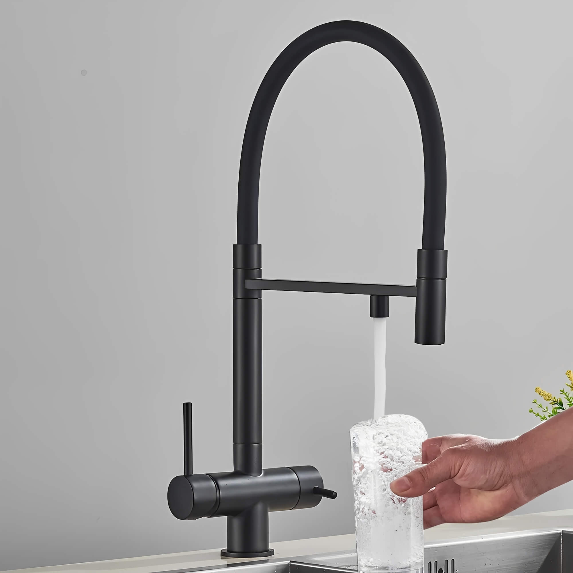 Robinet cuisine noir avec douchette et eau filtrée L'art du robinet
