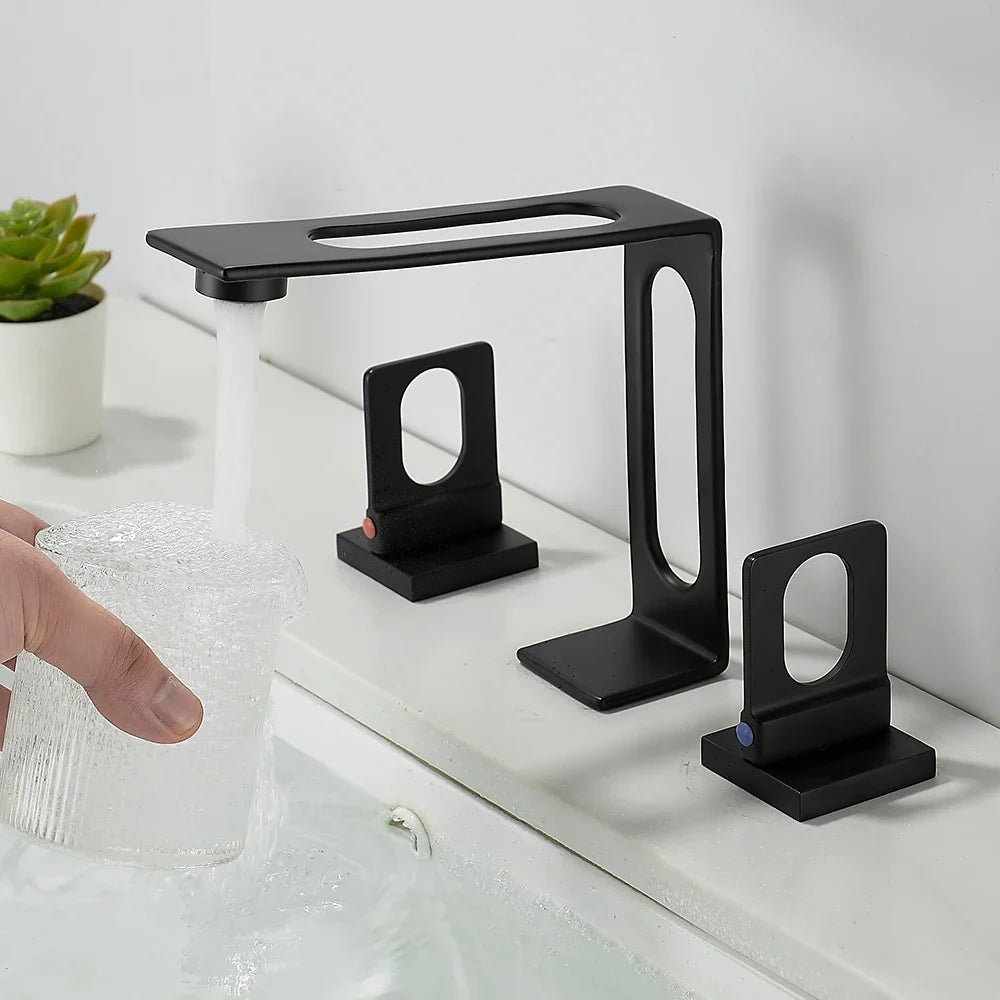 Robinet de lavabo 3 trous 2 poignées