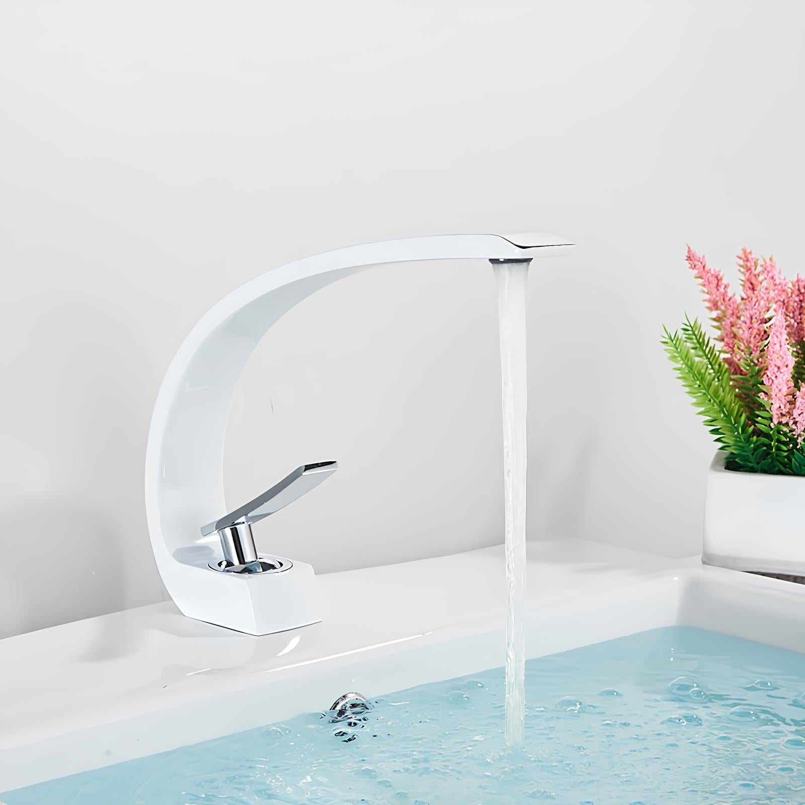 Robinet de lavabo noir minimaliste laiton poli L'art du robinet