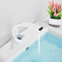 Robinet de lavabo noir minimaliste laiton poli L'art du robinet