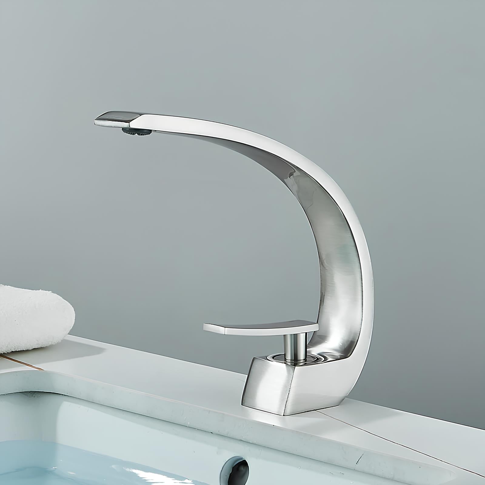 Robinet de lavabo noir minimaliste laiton poli L'art du robinet