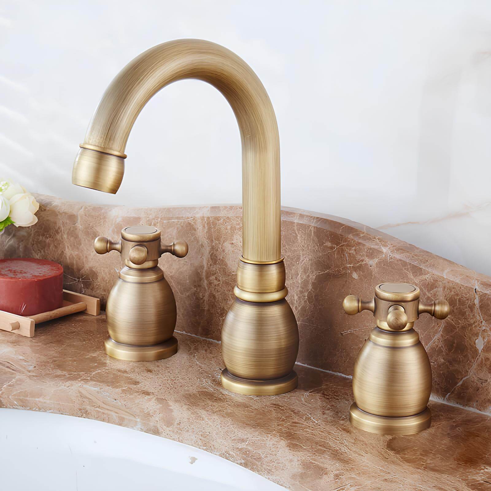Robinet lavabo 3 trous bronze antique L'art du robinet