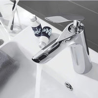 Robinet lavabo mitigeur cascade design contemporain L'art du robinet