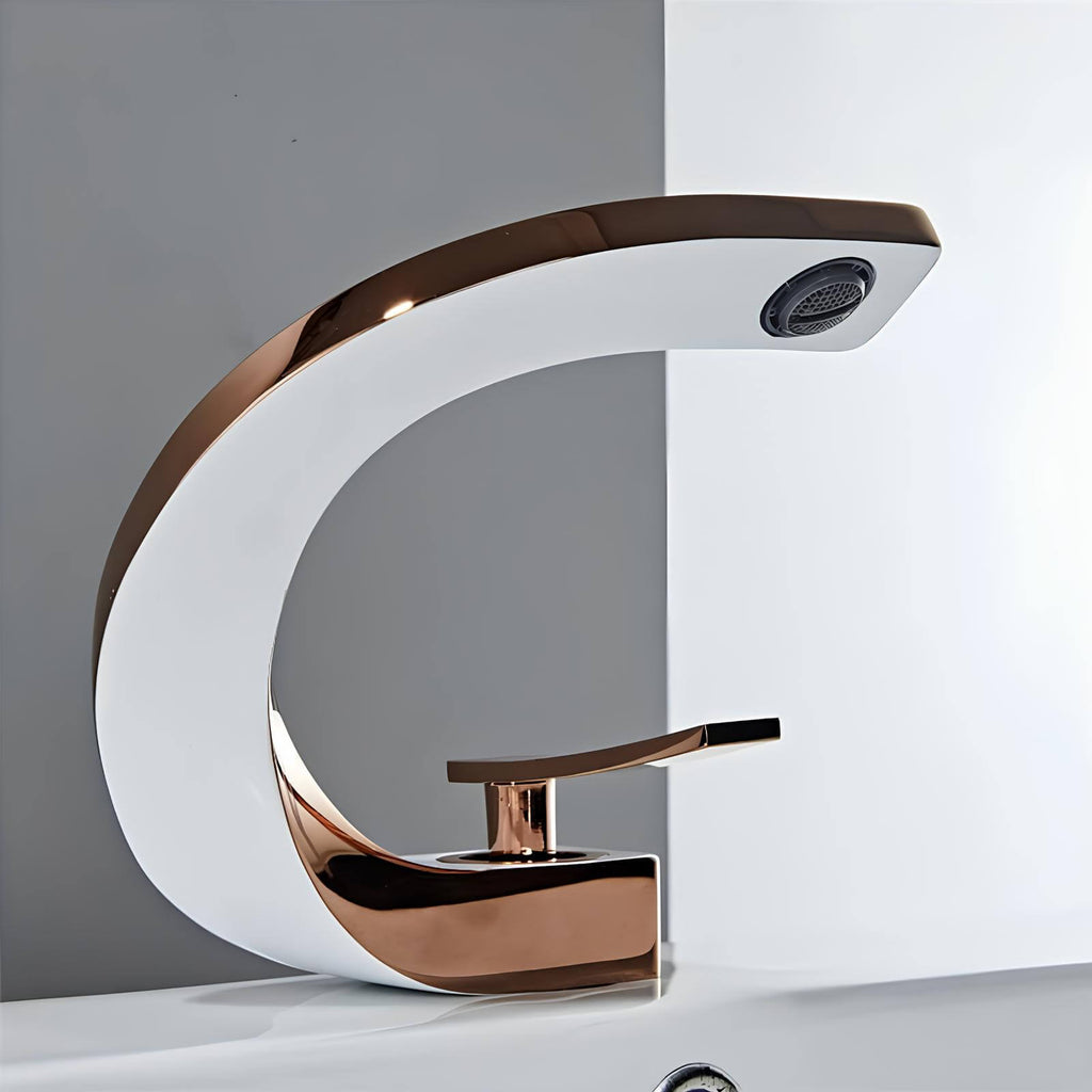 Robinet lavabo or rose design contemporain L'art du robinet