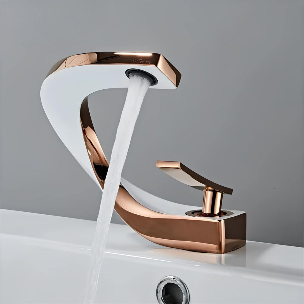 Robinet lavabo or rose design contemporain L'art du robinet