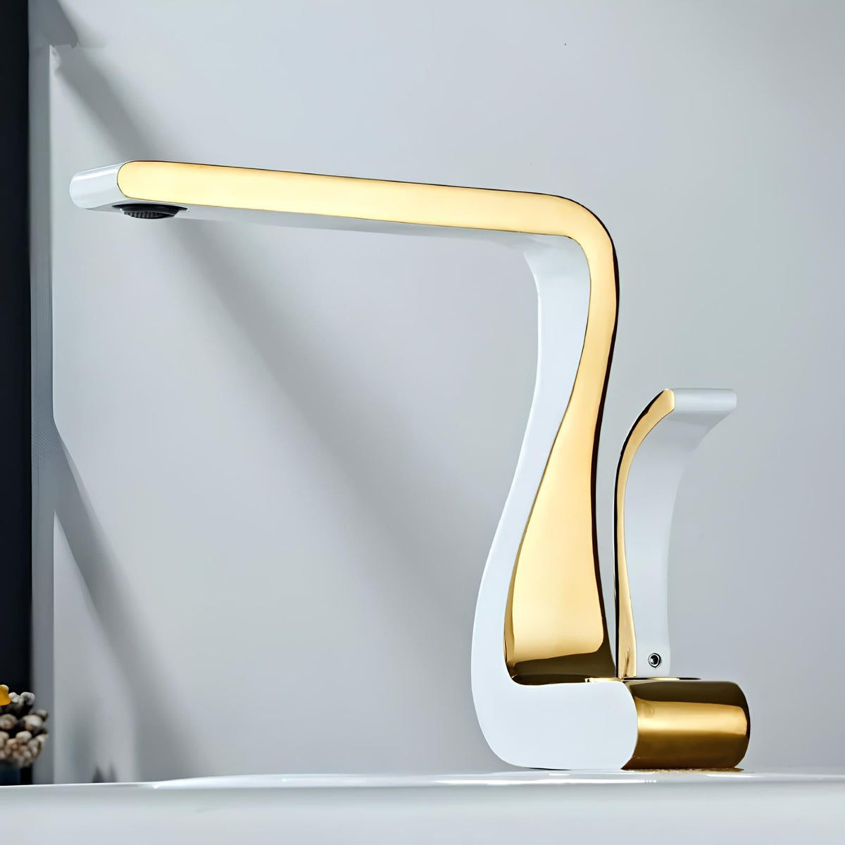 Robinet lavabo rétro chic blanc et or