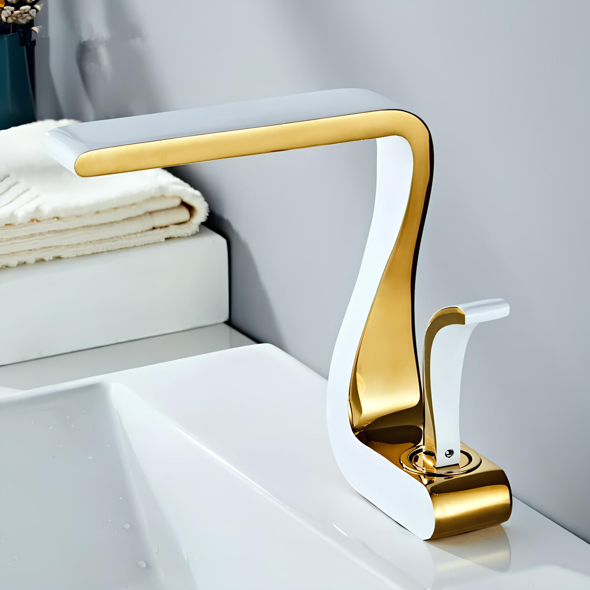 Robinet lavabo rétro chic blanc et or