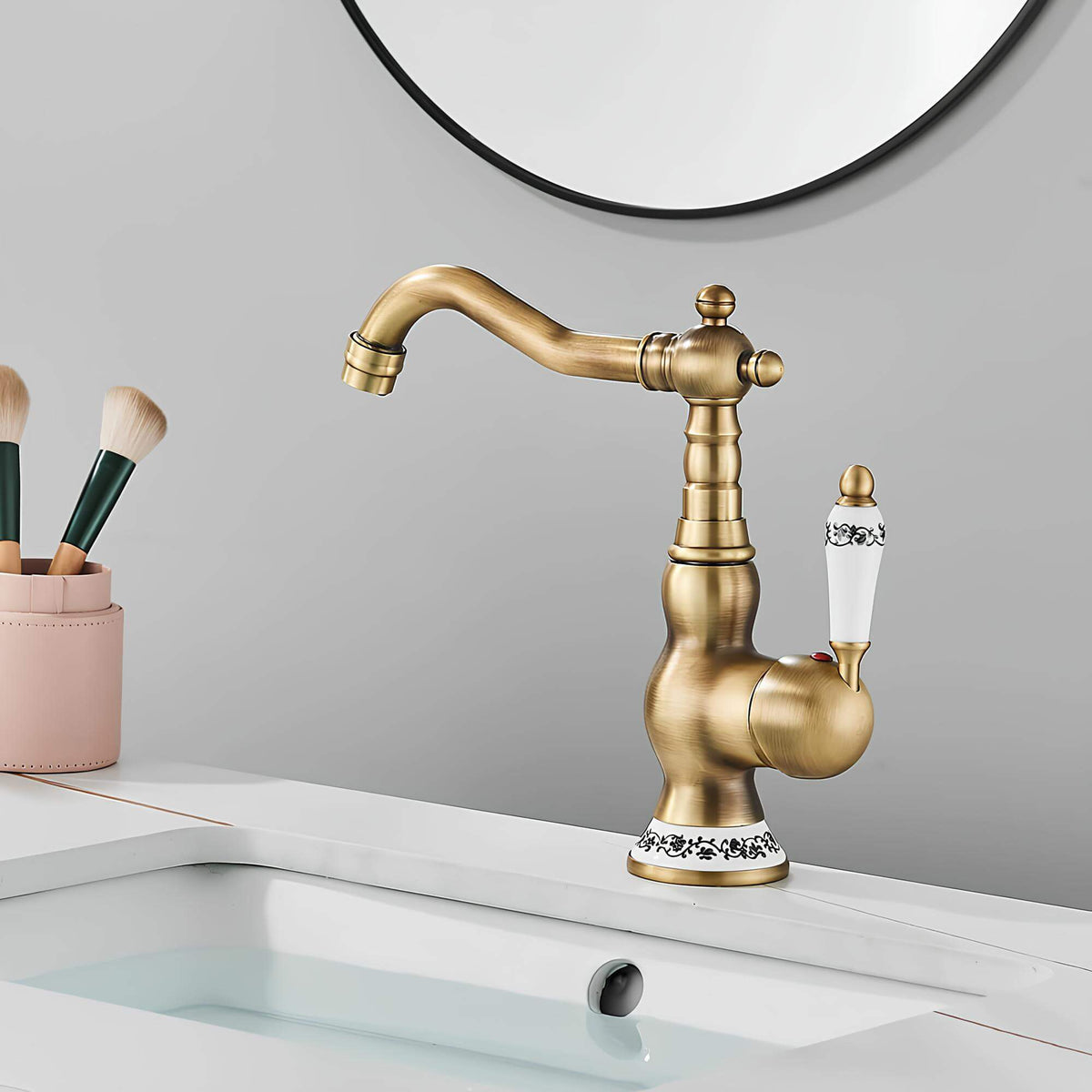 Robinet lavabo vintage bronze antique rotatif L'art du robinet