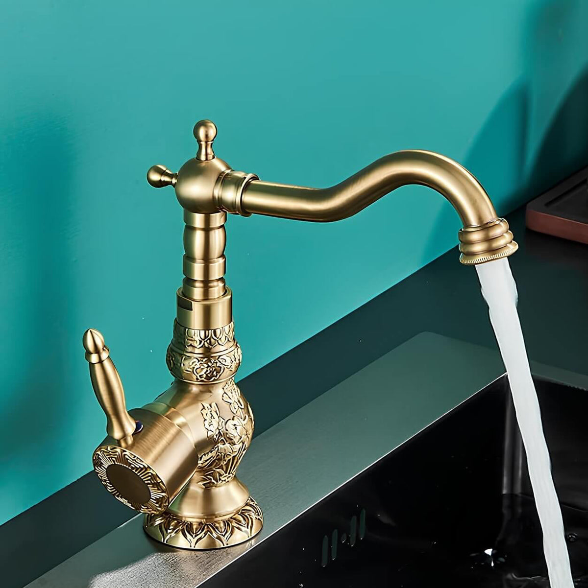 Robinet lavabo vintage laiton sculpté rotatif L'art du robinet