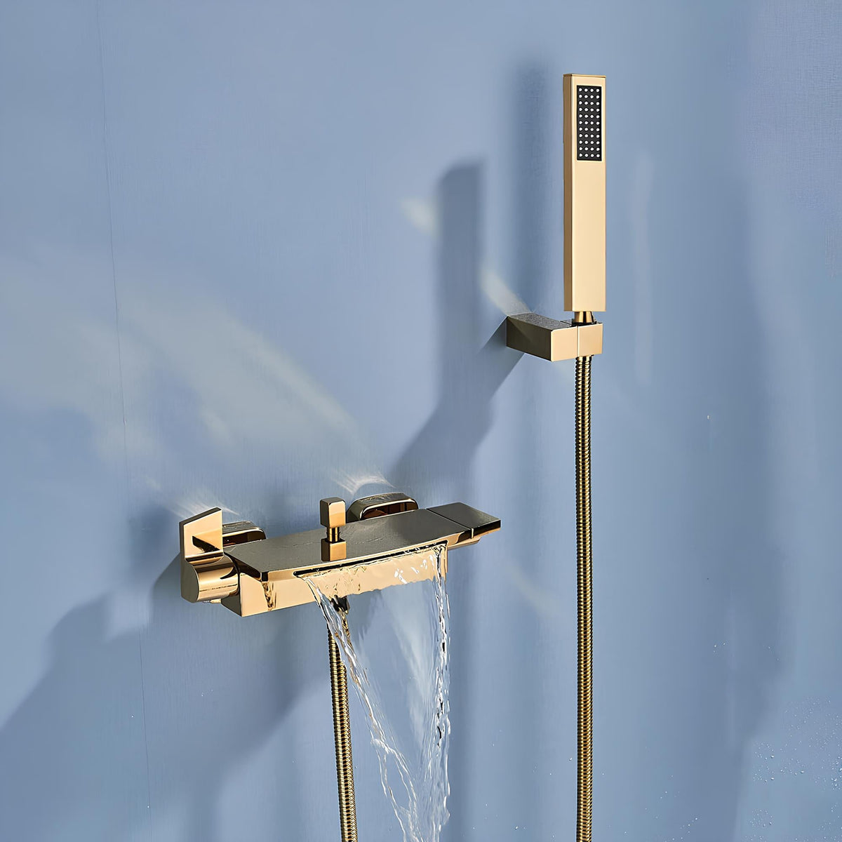 Robinet mitigeur baignoire noir mat cascade et douchette L'art du robinet
