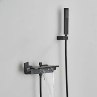 Robinet mitigeur baignoire noir mat cascade et douchette L'art du robinet