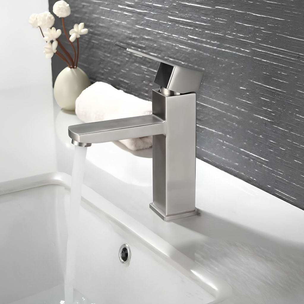 Robinet mitigeur noir mat design contemporain L'art du robinet