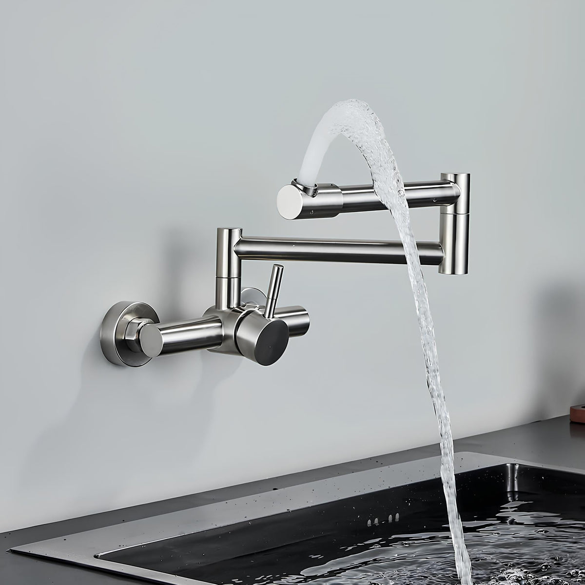 Robinet mural pivotant rabattable inox brossé L'art du robinet