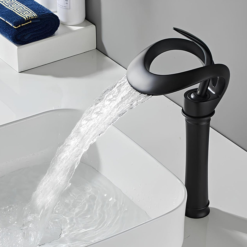 Robinet vasque cascade laiton design moderne L'art du robinet