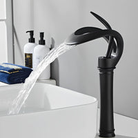 Robinet vasque cascade laiton design moderne L'art du robinet