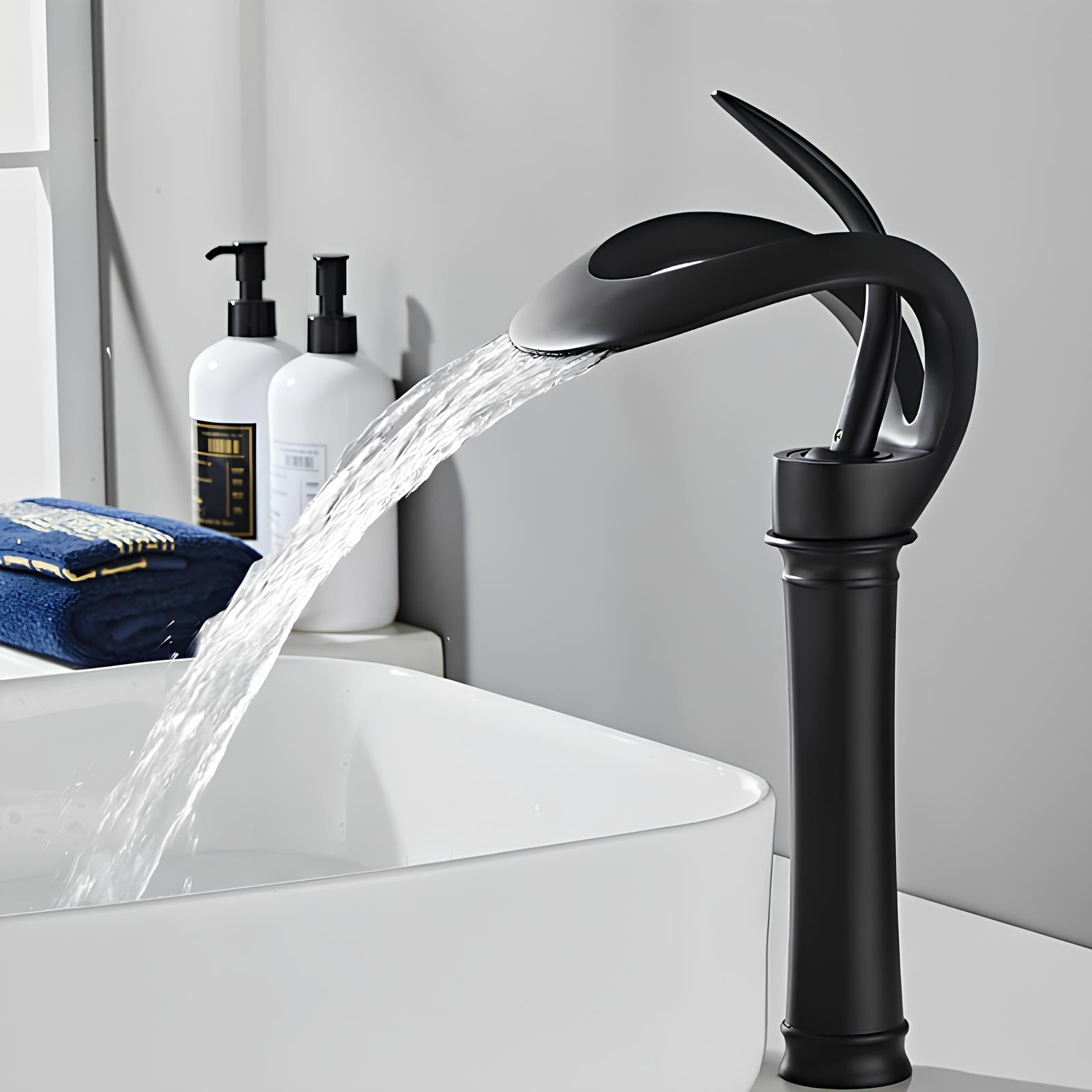 Robinet vasque cascade laiton design moderne L'art du robinet